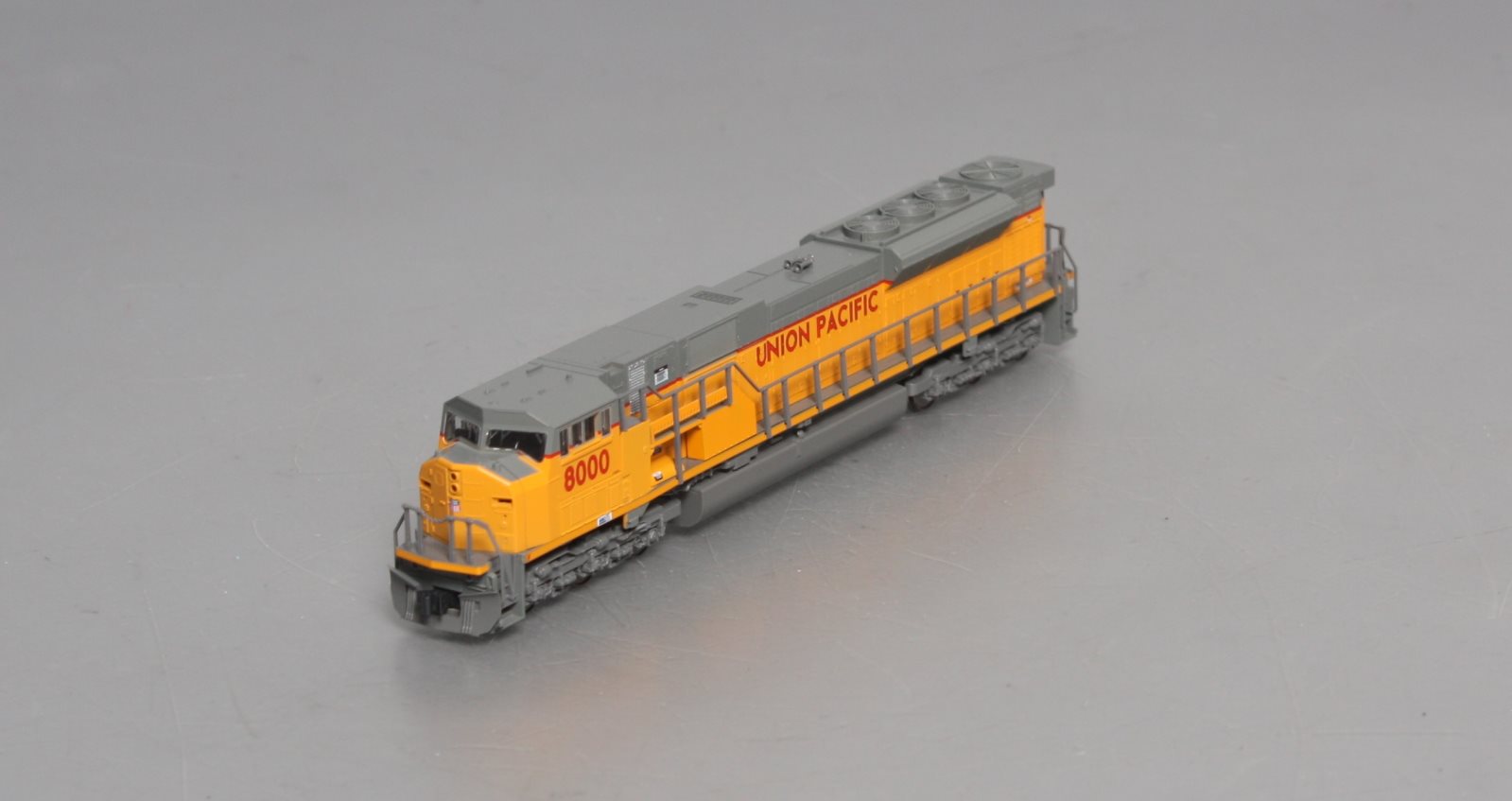 Kato 176-5614 N Scale Union Pacific SD90/43MAC Diesel