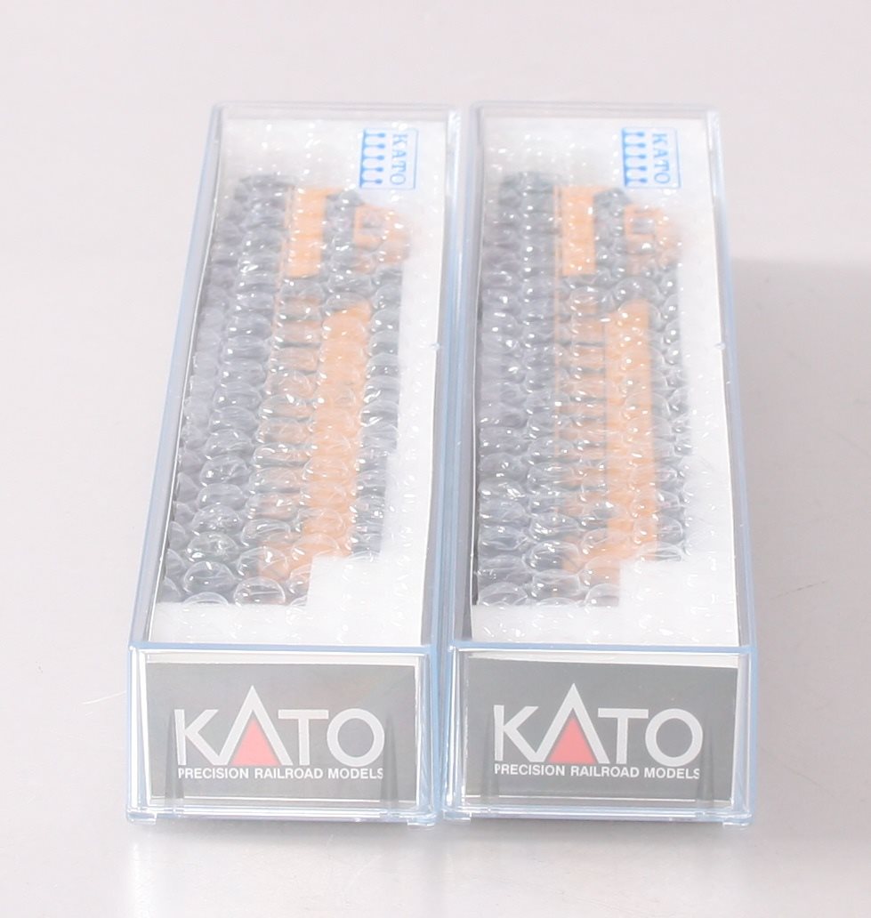Kato 106-2451 N Scale Chicago & North Western C44-9W Diesel Locomotive Set