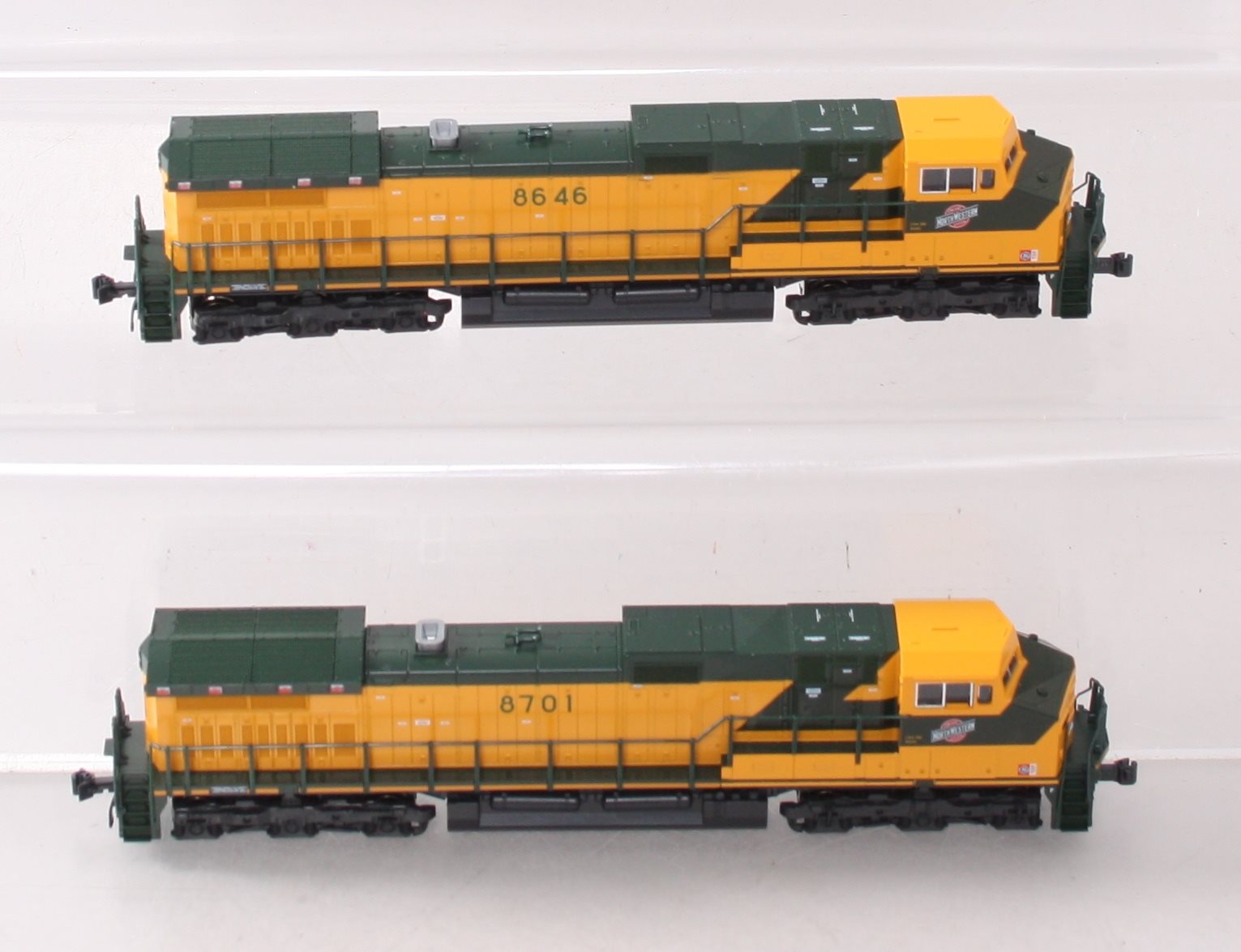 Kato 106-2451 N Scale Chicago & North Western C44-9W Diesel Locomotive Set