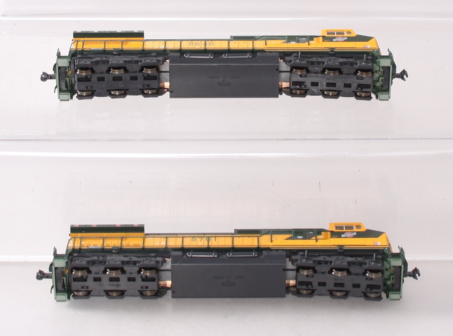 Kato 106-2451 N Scale Chicago & North Western C44-9W Diesel Locomotive Set