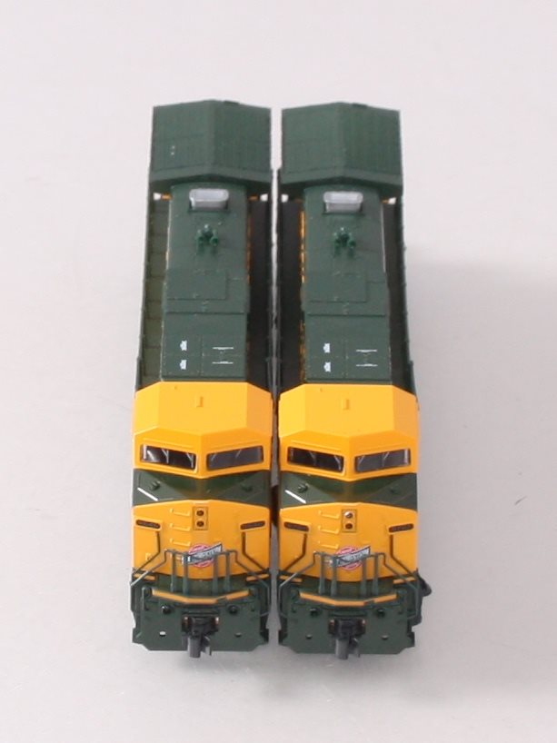 Kato 106-2451 N Scale Chicago & North Western C44-9W Diesel Locomotive Set