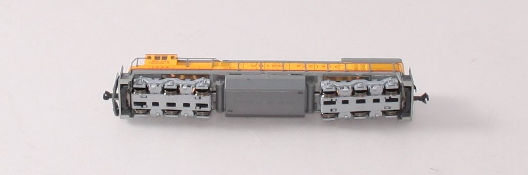 Kato 176-0933 N Scale Union Pacific U30C Diesel Locomotive #2848