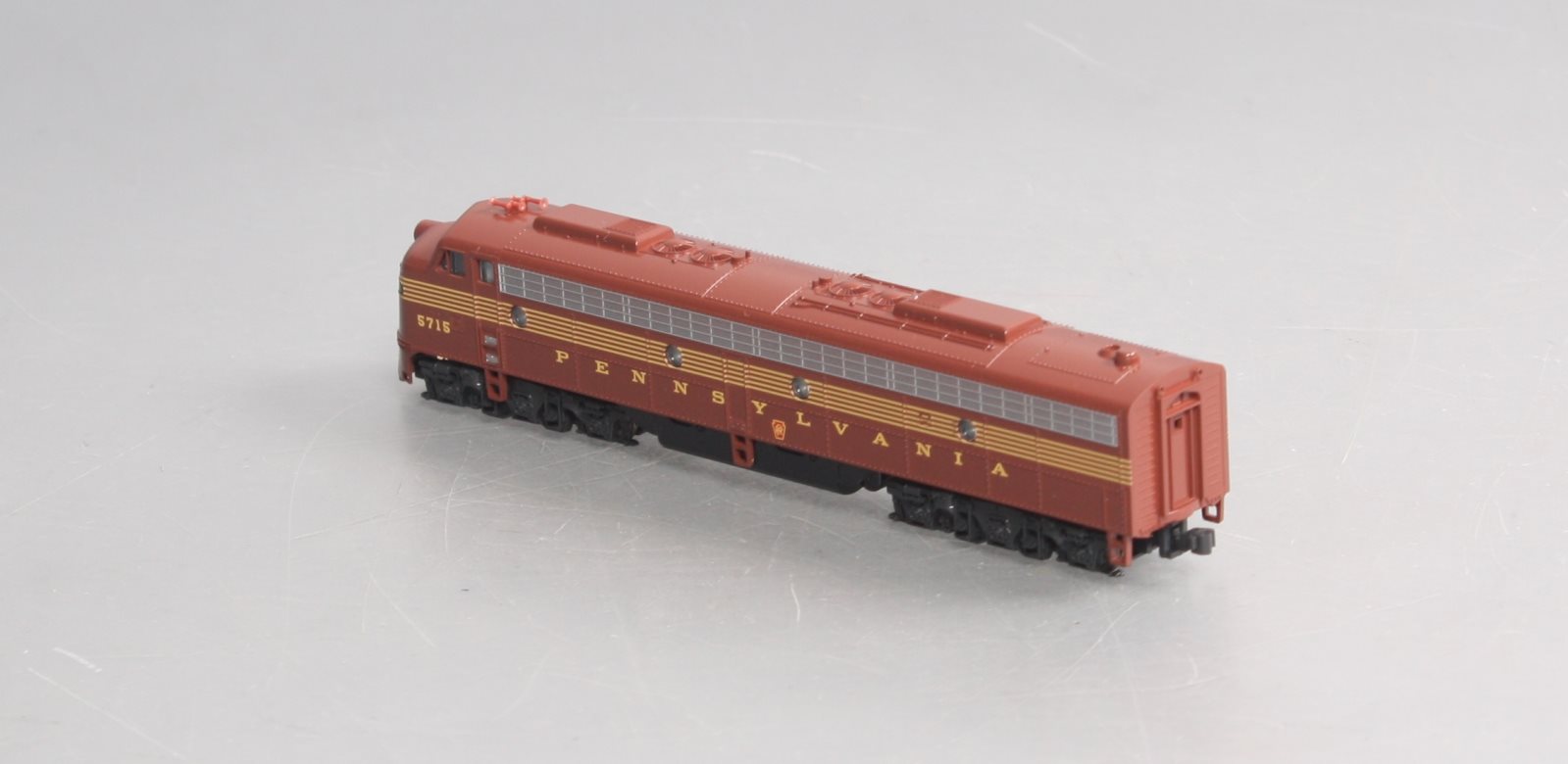 Kato 176-5309 N Scale Pennsylvania E8A Powered Diesel Locomotive #5715