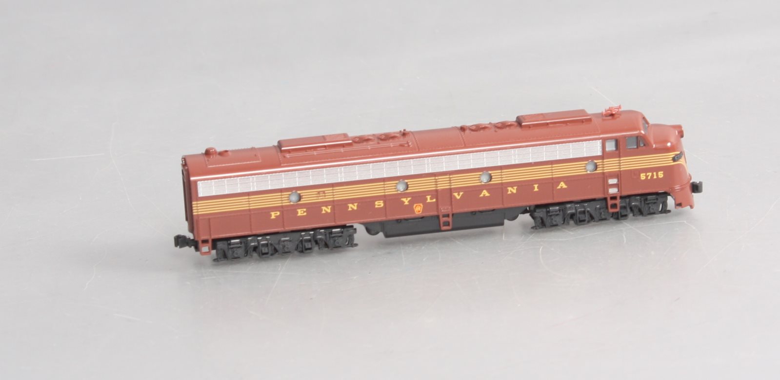 Kato 176-5309 N Scale Pennsylvania E8A Powered Diesel Locomotive #5715