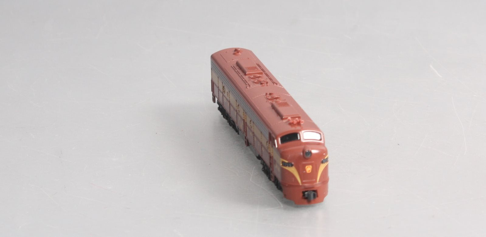 Kato 176-5309 N Scale Pennsylvania E8A Powered Diesel Locomotive #5715