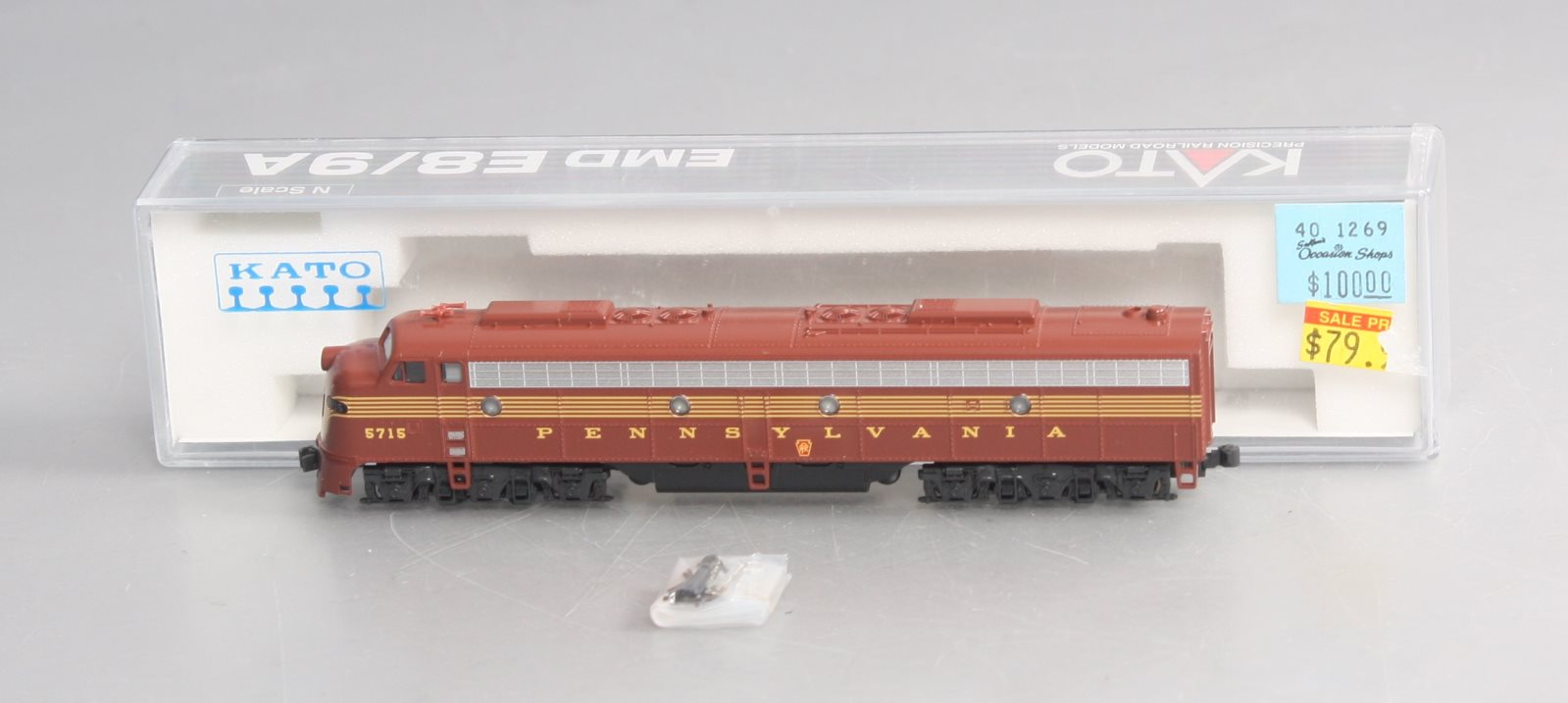 Kato 176-5309 N Scale Pennsylvania E8A Powered Diesel Locomotive #5715