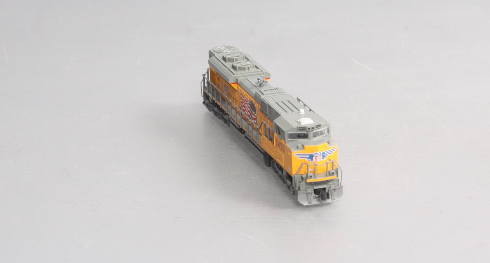 Kato 176-8403 N Scale Union Pacific SD70ACe Diesel Locomotive #8450