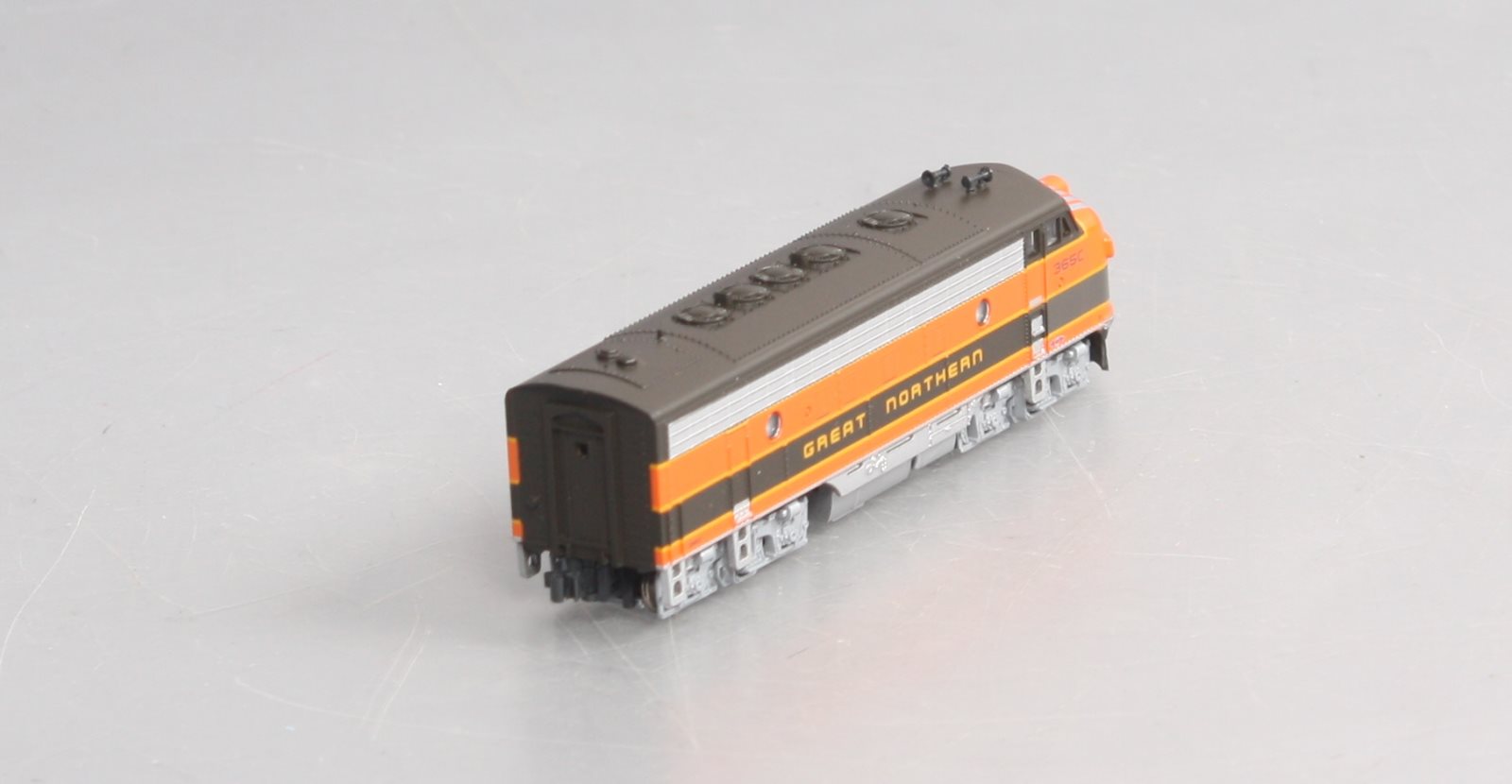 Kato 176-2133 N Scale Great Northern F7A Diesel Locomotive #365C