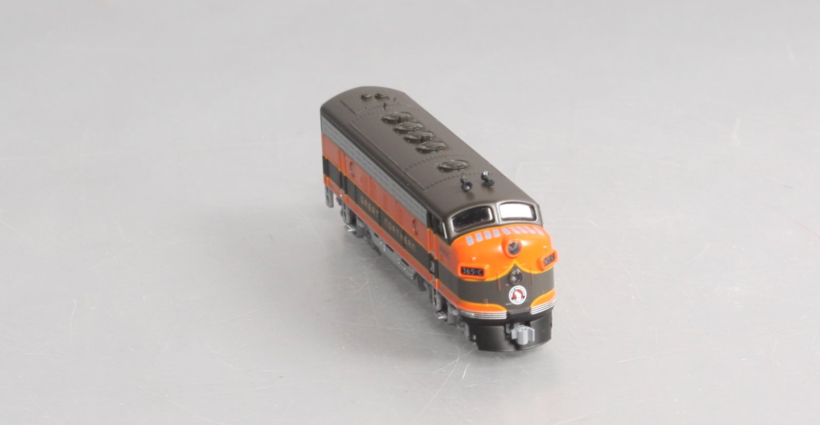 Kato 176-2133 N Scale Great Northern F7A Diesel Locomotive #365C