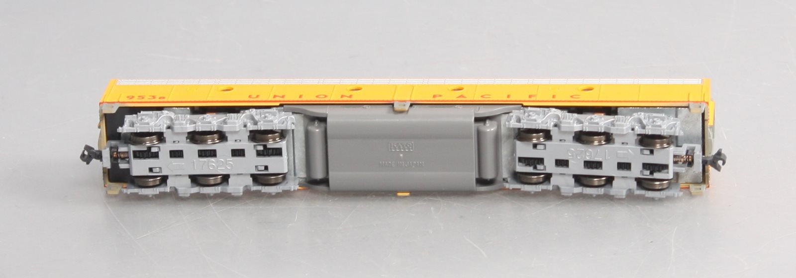 Kato 176-5352 N Scale Union Pacific EMD E9B Powered Diesel Locomotive #953B
