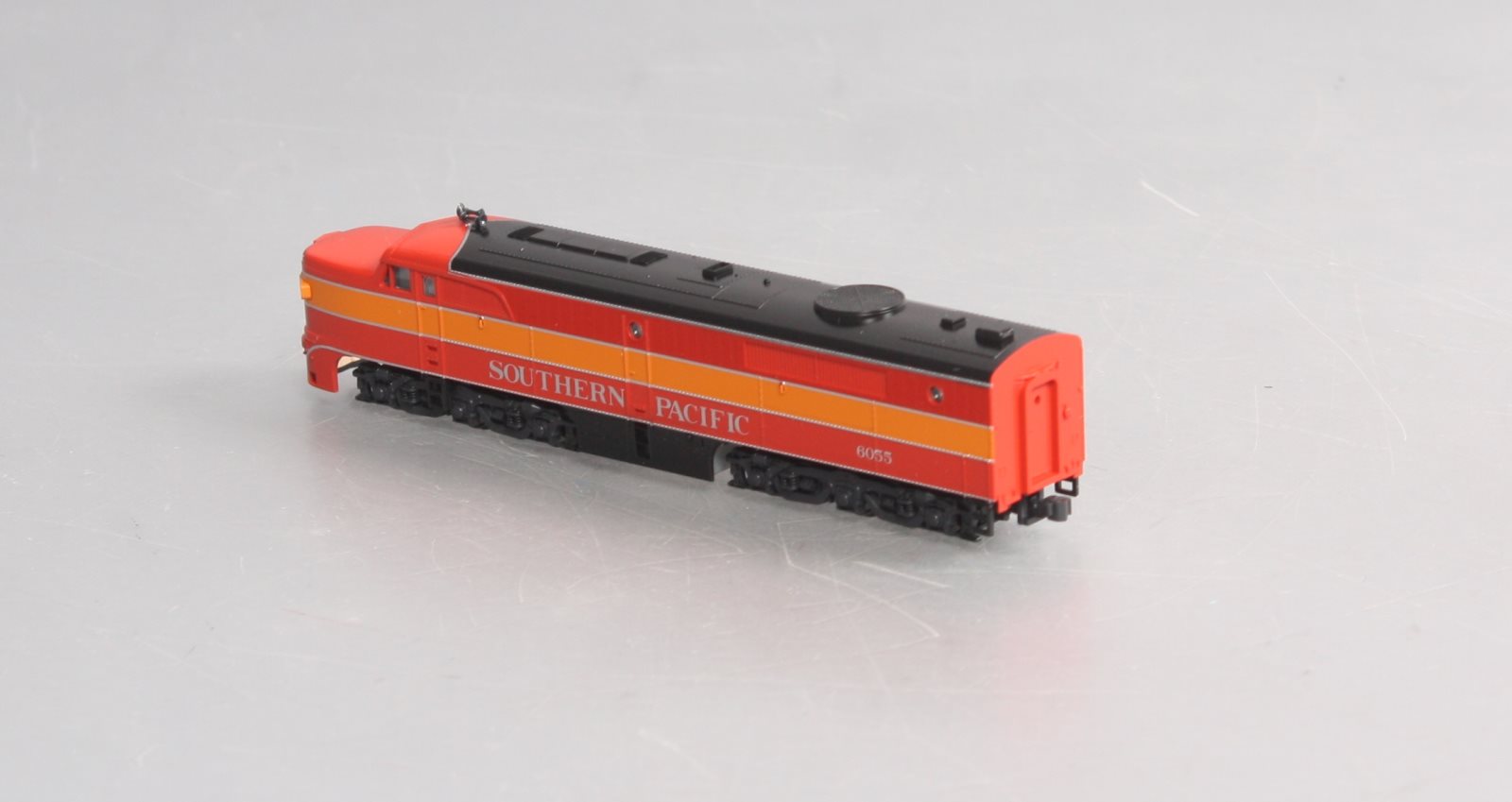 Kato 176-4104 N Scale Southern Pacific PA-1 Diesel Locomotive #6055