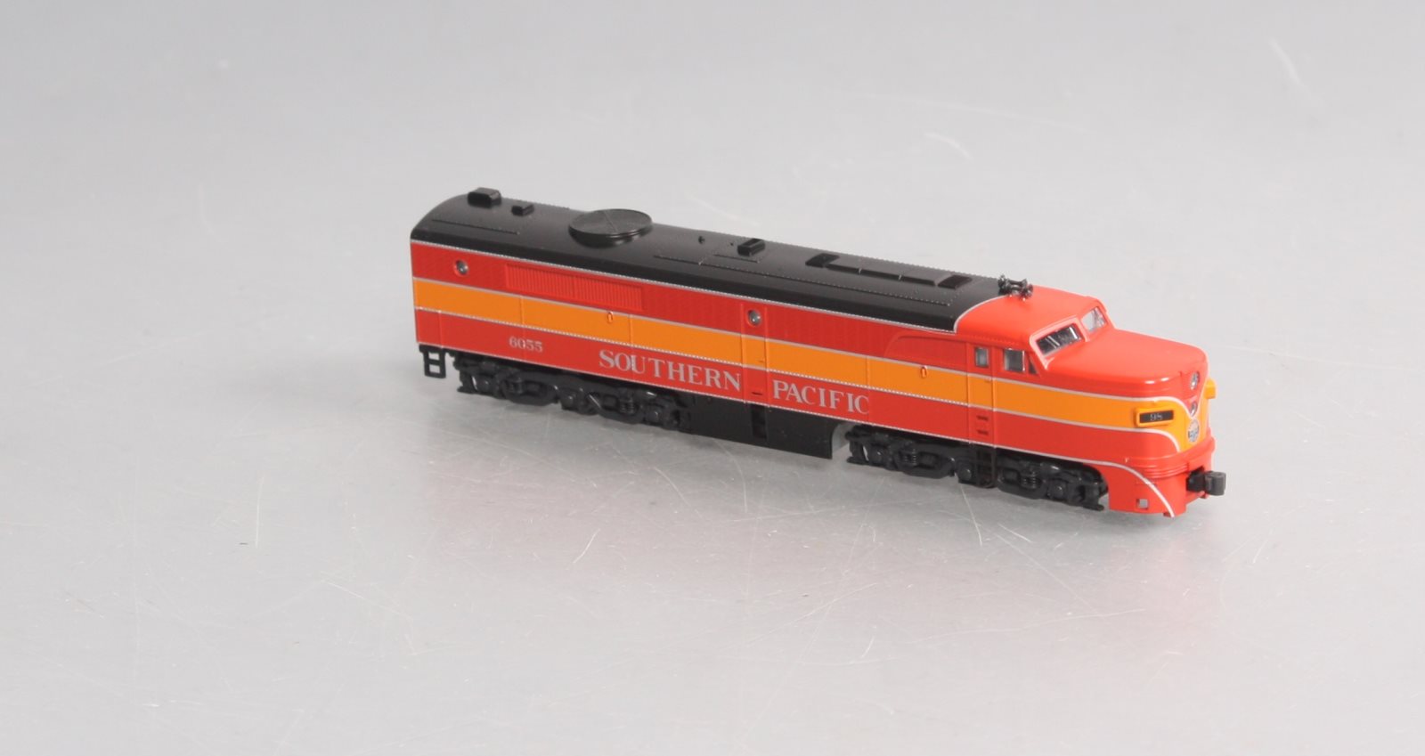 Kato 176-4104 N Scale Southern Pacific PA-1 Diesel Locomotive #6055