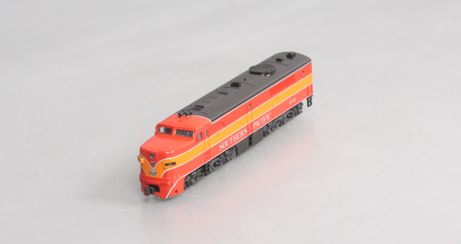 Kato 176-4104 N Scale Southern Pacific PA-1 Diesel Locomotive #6055