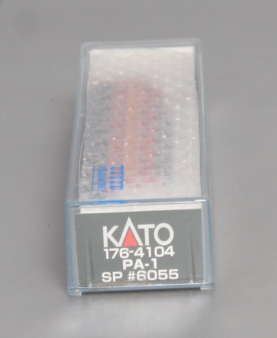 Kato 176-4104 N Scale Southern Pacific PA-1 Diesel Locomotive #6055
