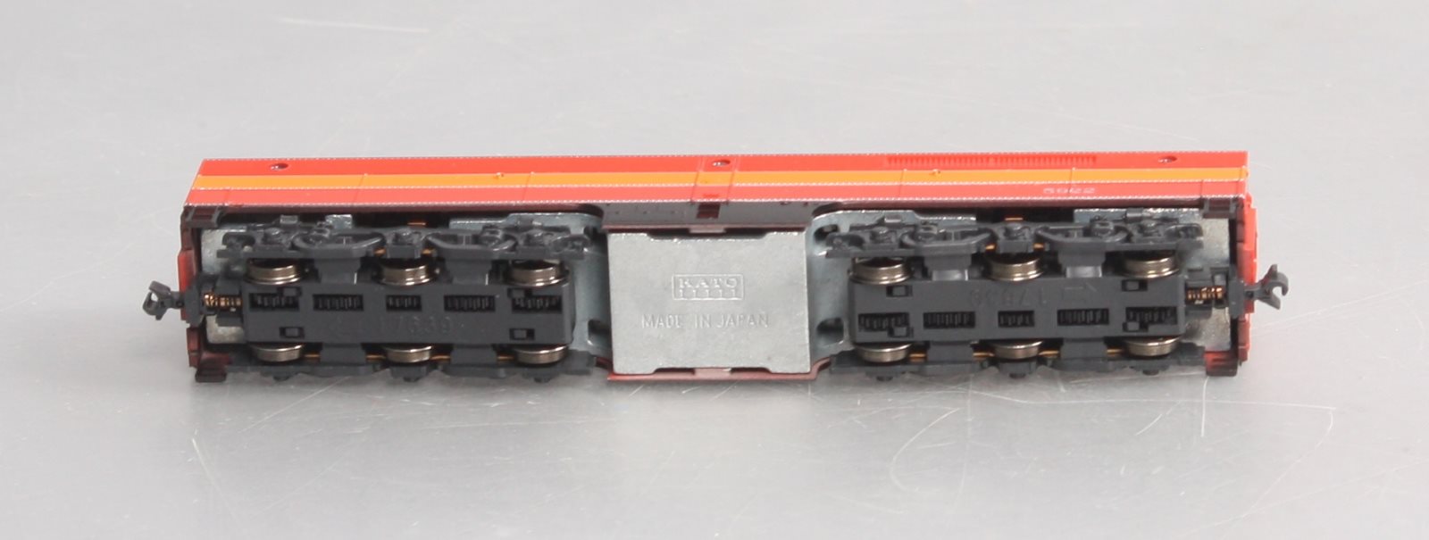 Kato 176-4111 N Scale Southern Pacific PB-1 Powered Diesel