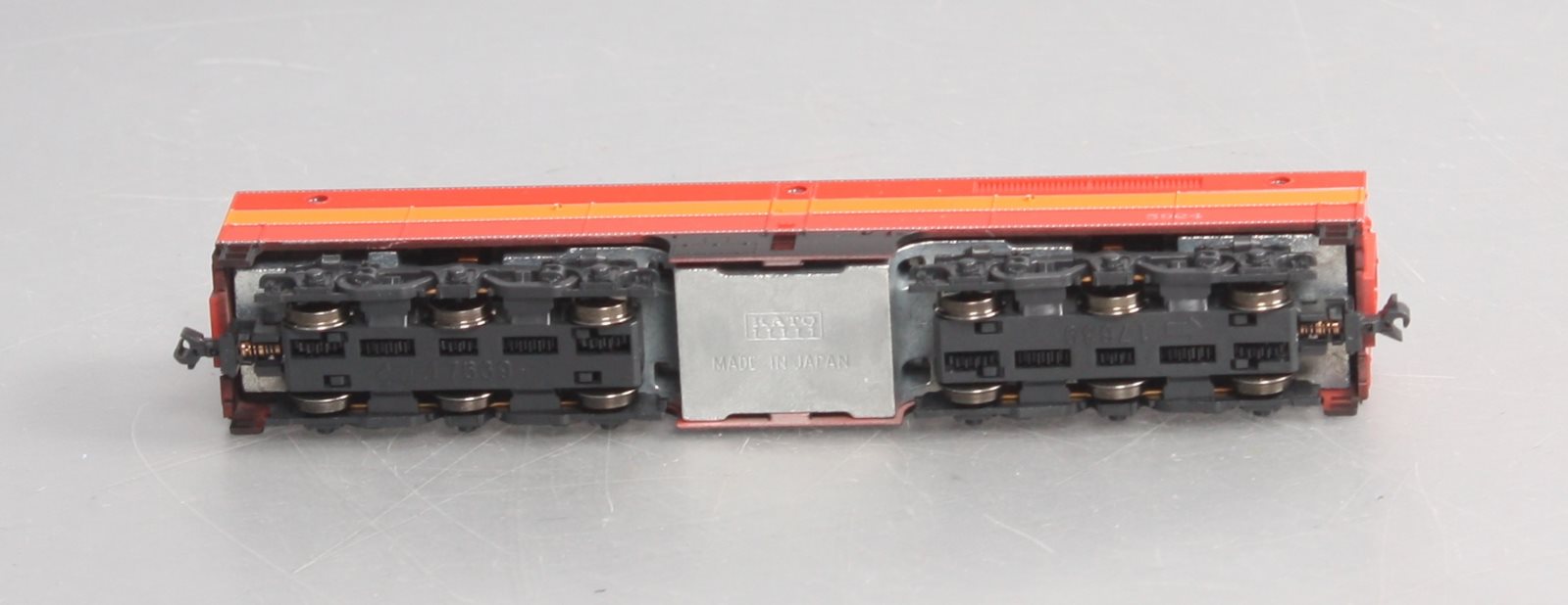 Kato 176-4112 N Scale Southern Pacific PB-1 Diesel Locomotive #5924