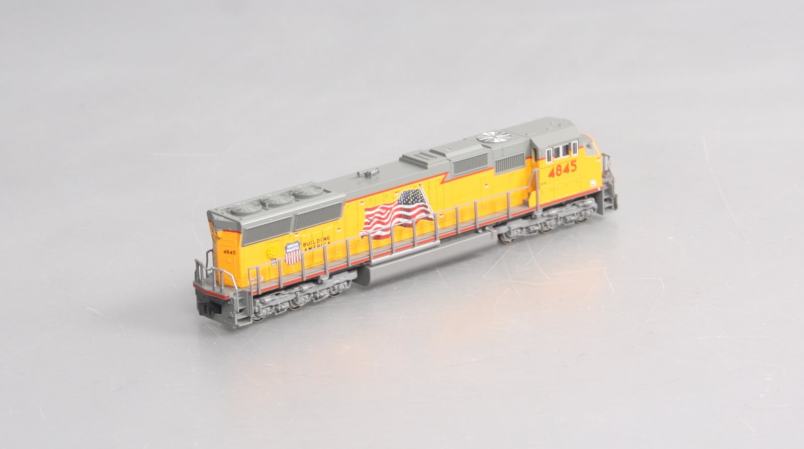 Kato 176-8606 N Union Pacific SD70M Diesel Locomotive #4845
