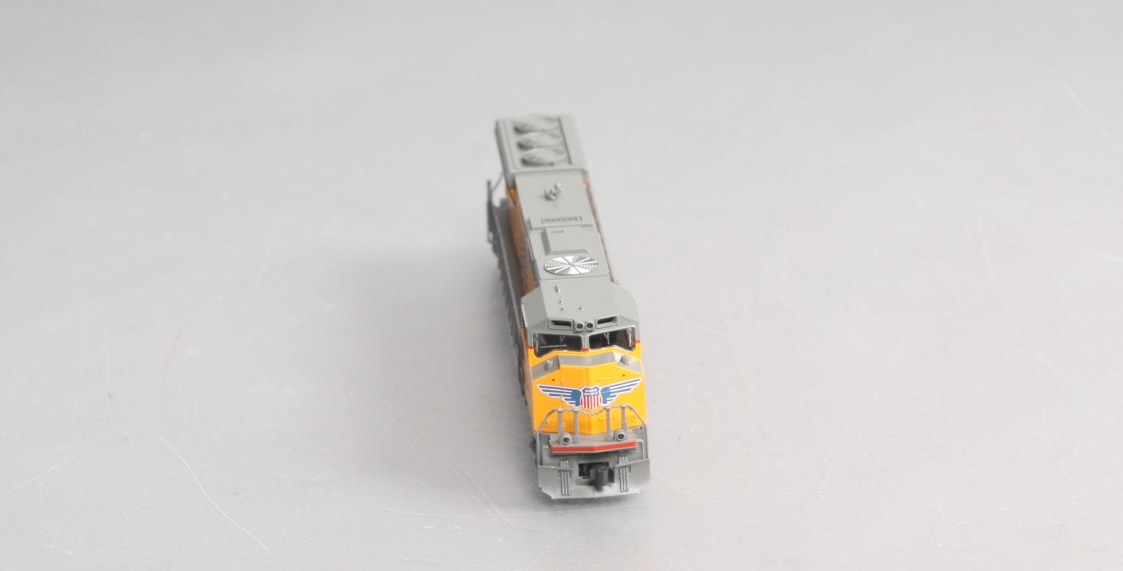 Kato 176-8605 N Union Pacific SD70M Diesel Locomotive #4842