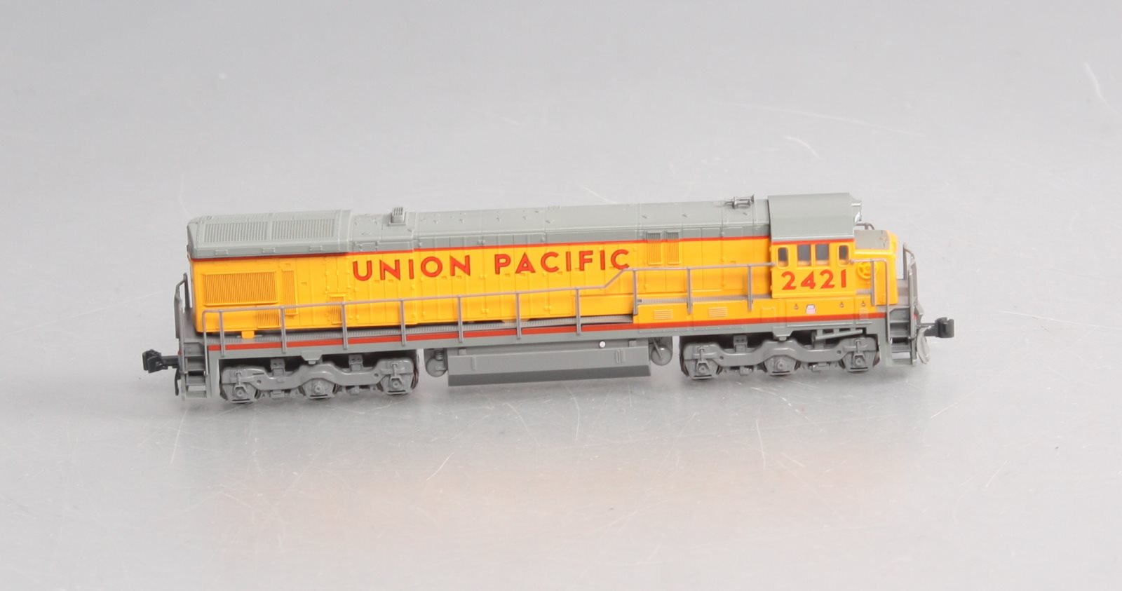 Kato 176-0946 N Scale Union Pacific C30-7 Diesel Locomotive #2421
