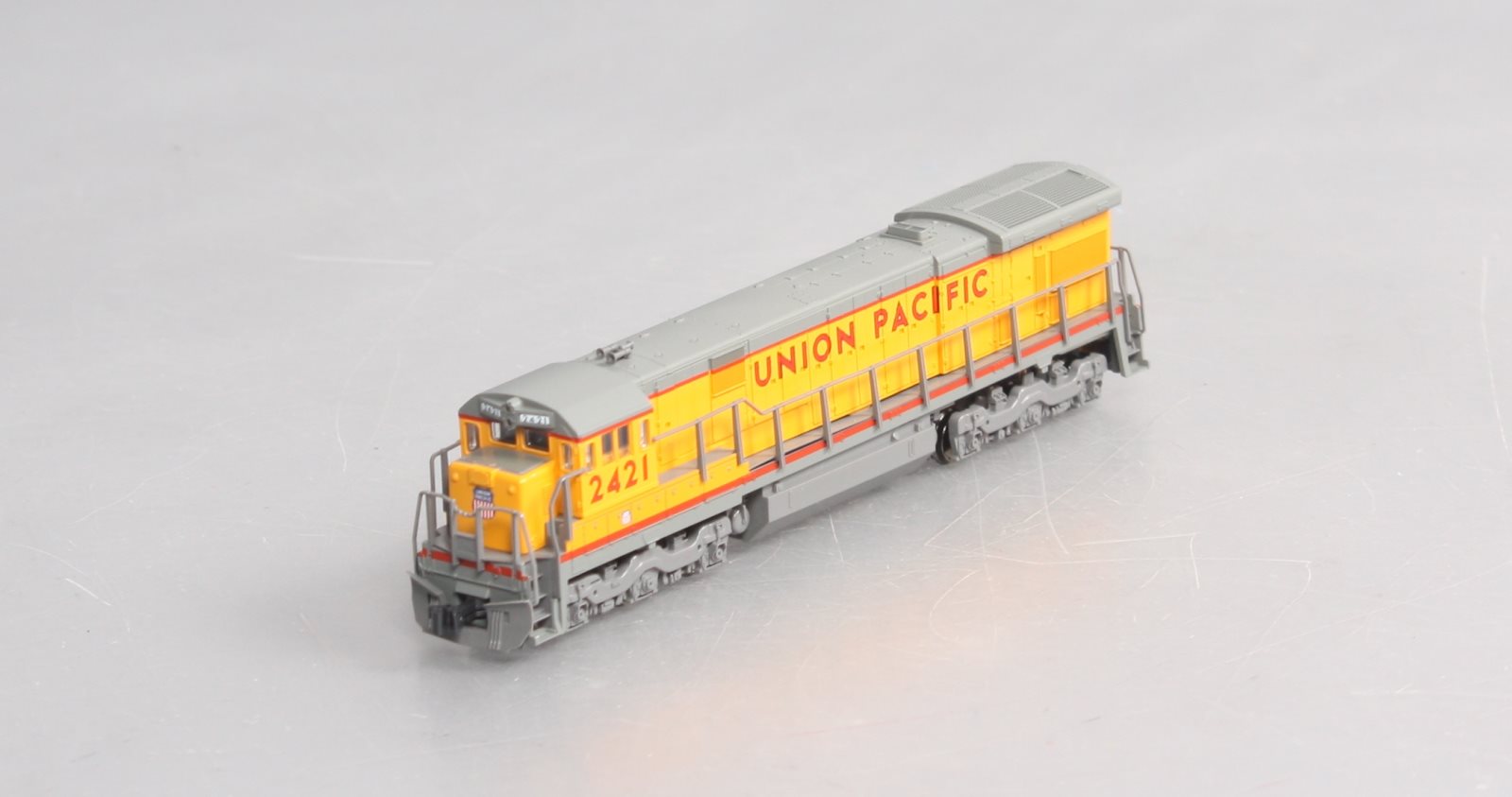 Kato 176-0946 N Scale Union Pacific C30-7 Diesel Locomotive #2421
