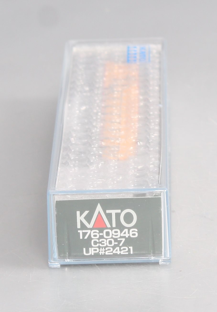 Kato 176-0946 N Scale Union Pacific C30-7 Diesel Locomotive #2421