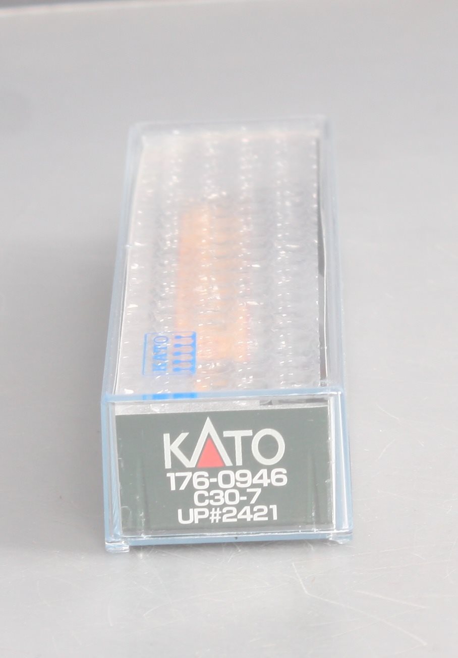 Kato 176-0946 N Scale Union Pacific C30-7 Diesel Locomotive #2421