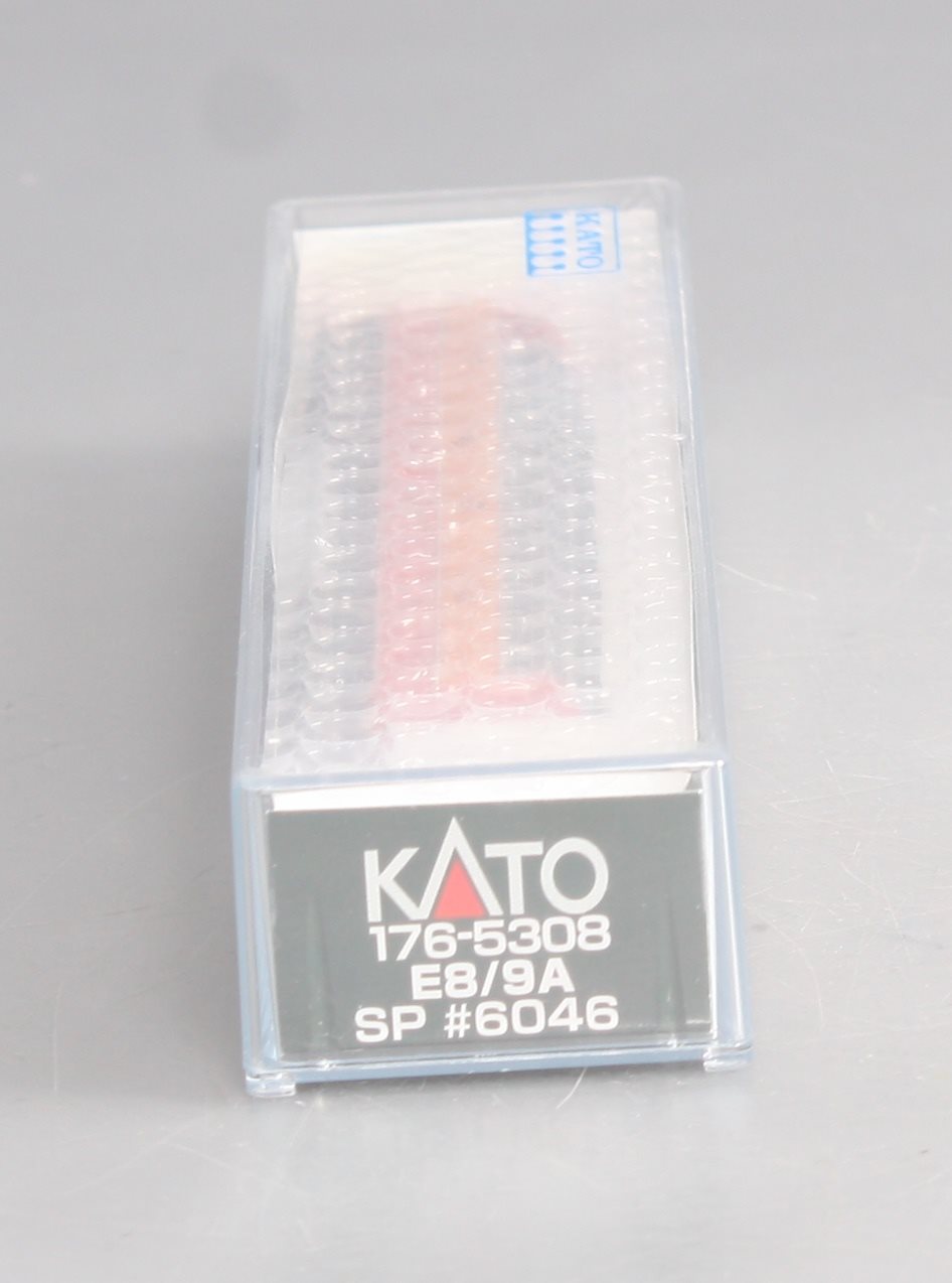Kato 176-5308 N Scale Southern Pacific E8A Powered Diesel Engine #6046