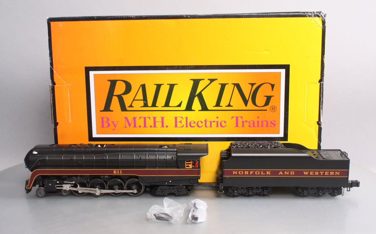 MTH 30-16741 O Norfolk & Western 4-8-4 Imperial “J” Steam Locomotive w/PS3 #611