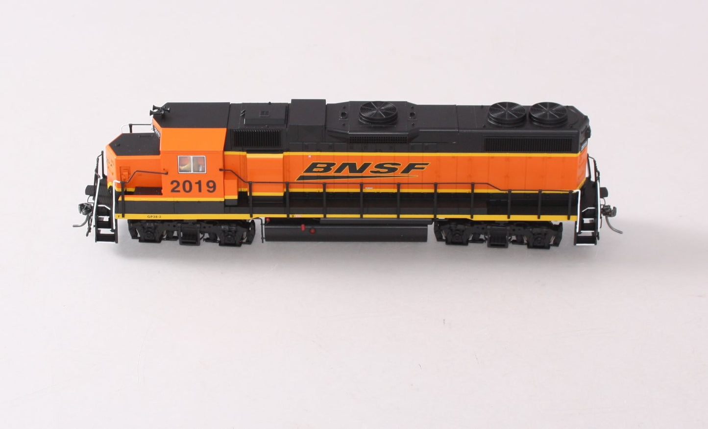 MTH 85-2018-1 HO Burlington Northern Santa Fe GP38-2 Diesel w/ P-S 3 #2019