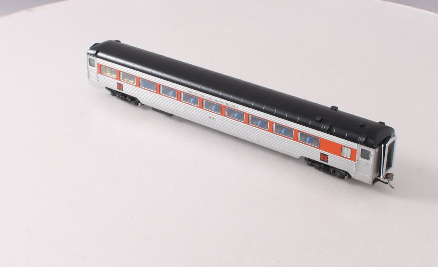 Rapido Trains 017218 HO New Haven Pullman-Bradley 8600-Series Coach Car #8678