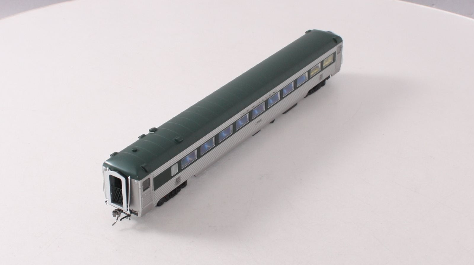 Rapido Trains 017204 HO New Haven Pullman-Bradley Delivery Coach #8640