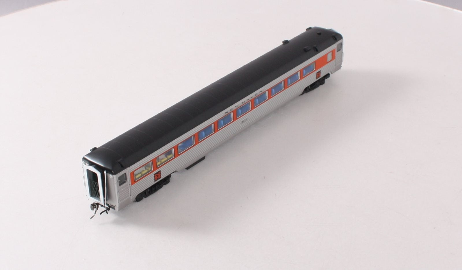Rapido Trains 017214 HO New Haven Pullman-Bradley 8600-Series Coach Car #8639
