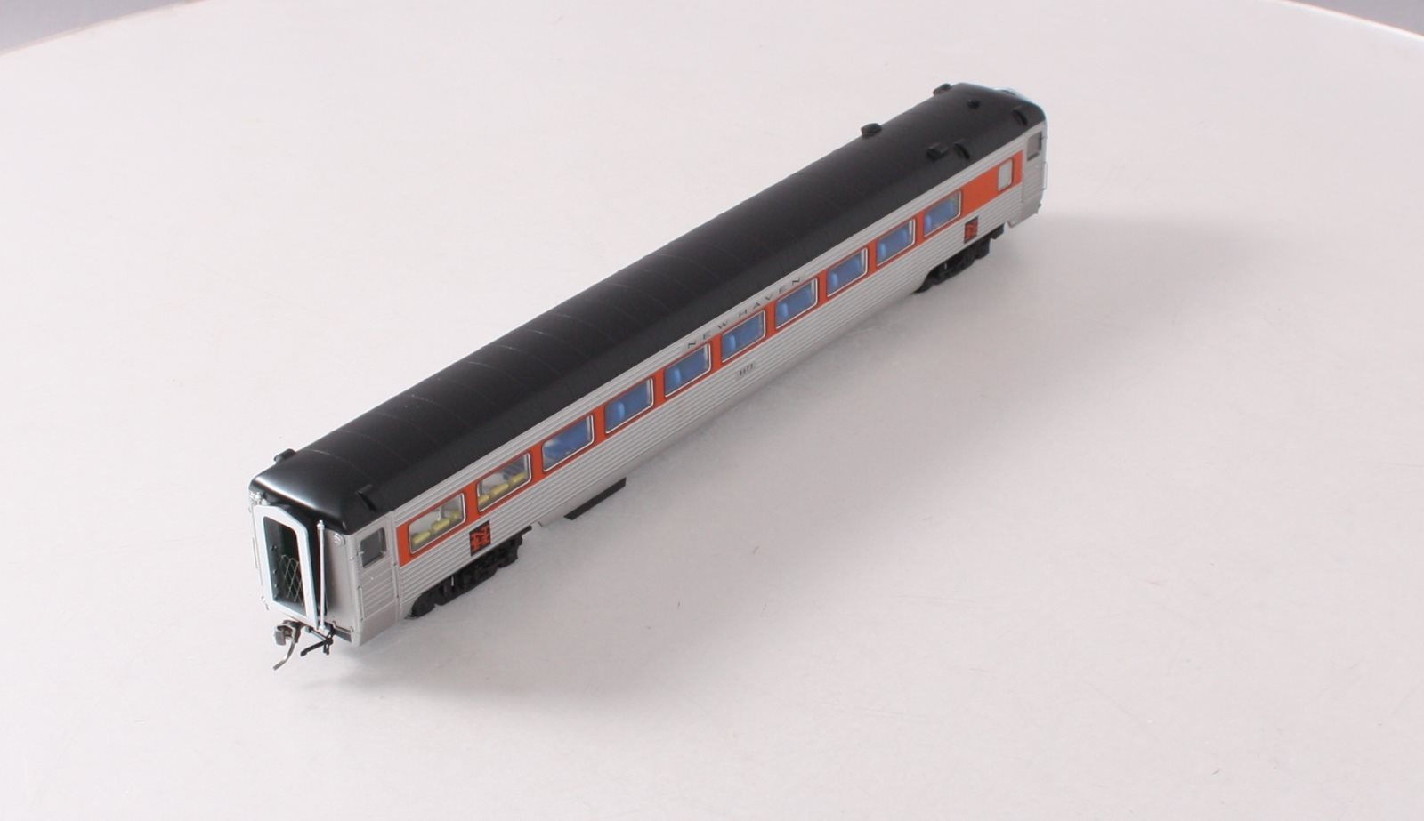 Rapido Trains 0172017 HO New Haven Pullman-Bradley 8600-Series Coach Car #8675
