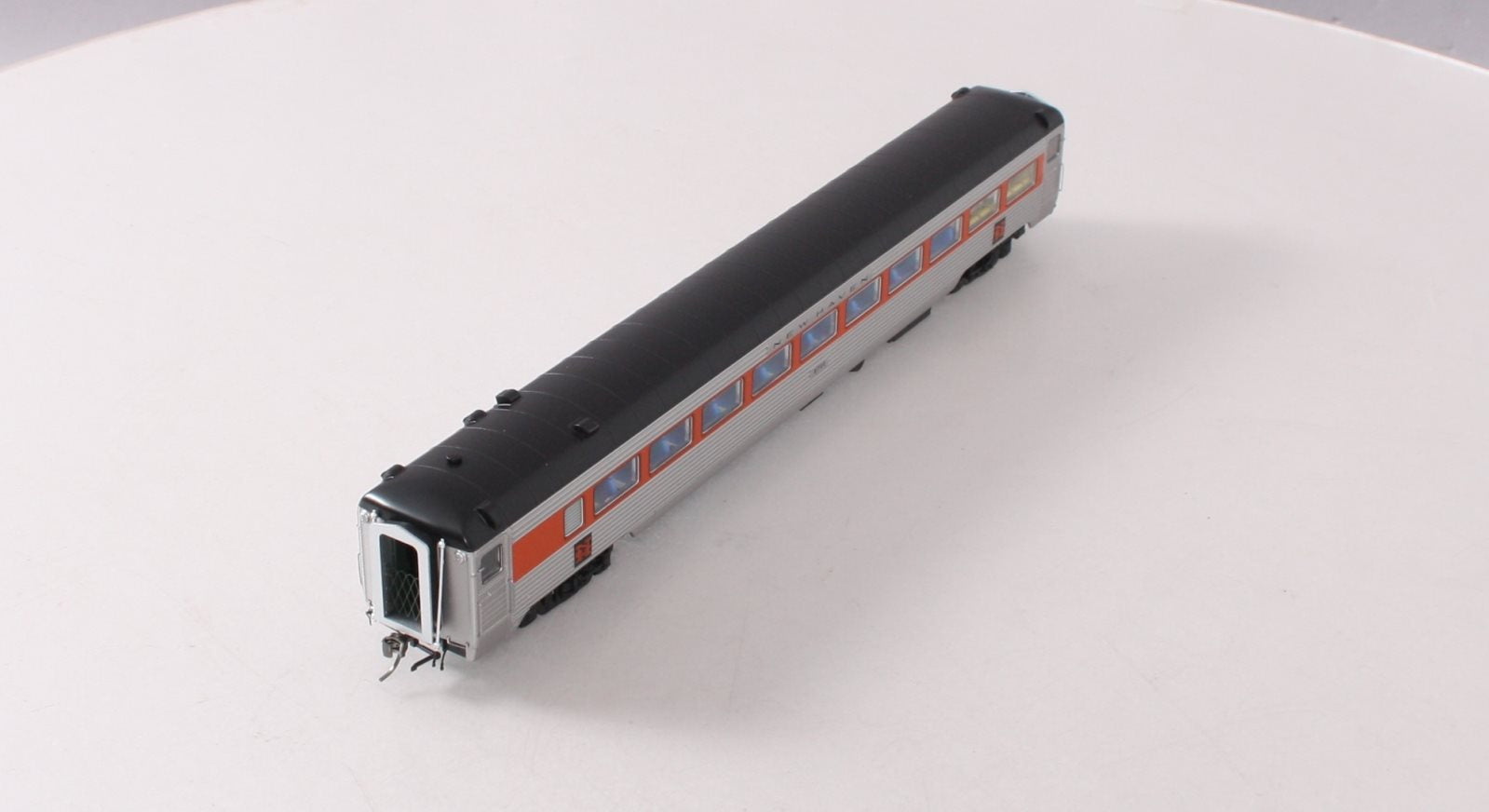 Rapido Trains 017220 HO New Haven Pullman-Bradley 8600-Series Coach Car #8700