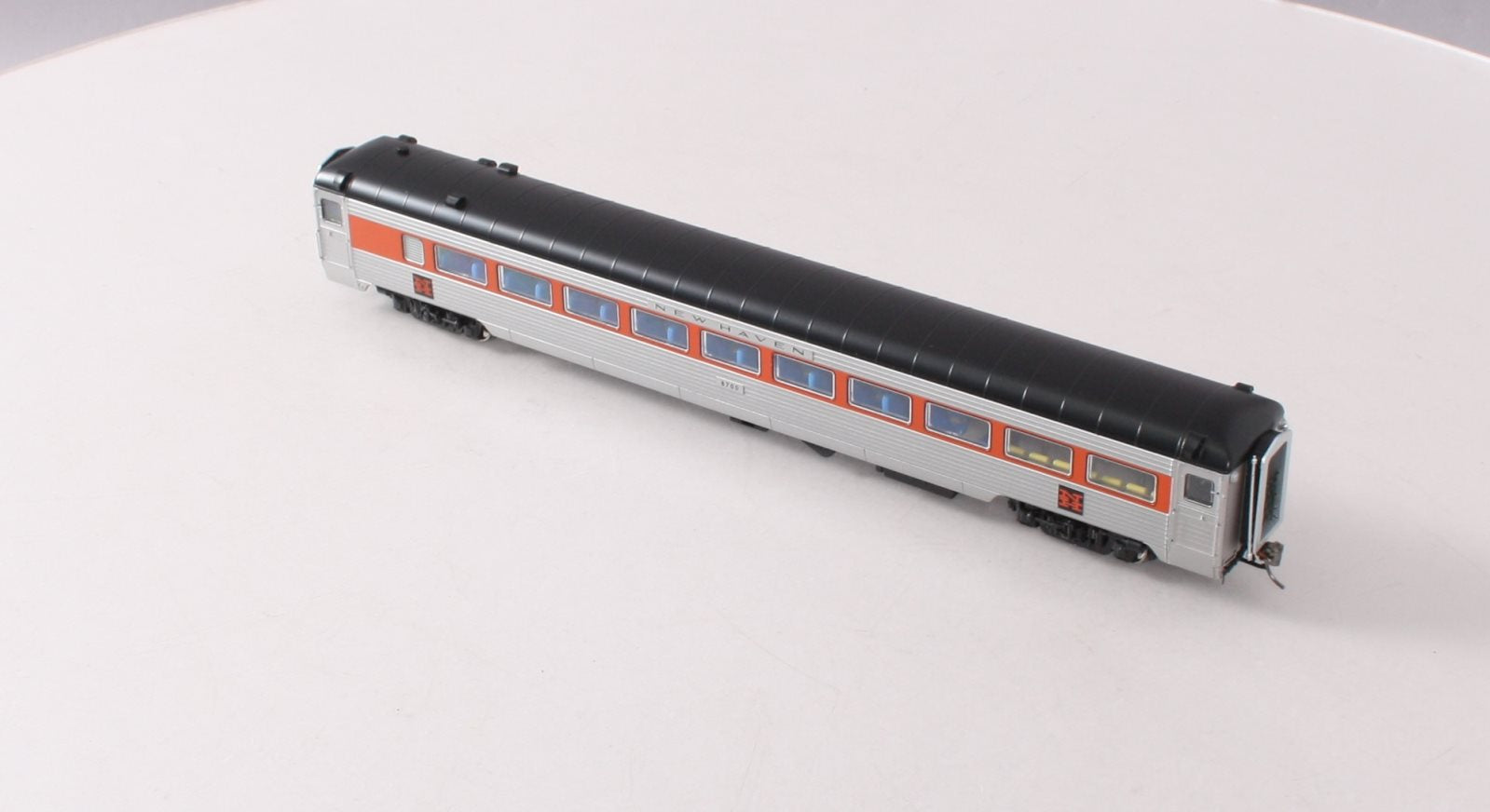 Rapido Trains 017220 HO New Haven Pullman-Bradley 8600-Series Coach Car #8700