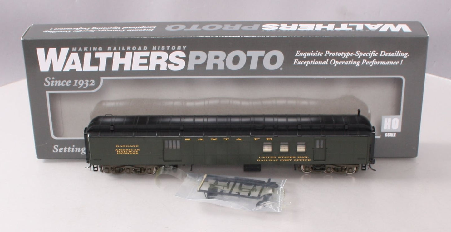 Walthers 920-17401 HO Santa Fe 70' Heavyweight Railway Post Office Baggage Car