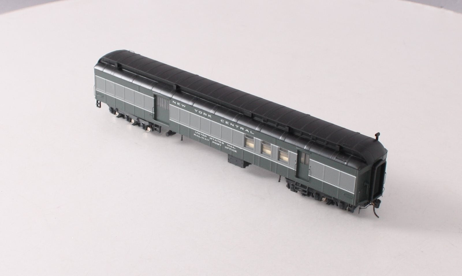 Walthers 920-17406 HO NYC 70' Heavyweight Railway Post Office Baggage Car RTR