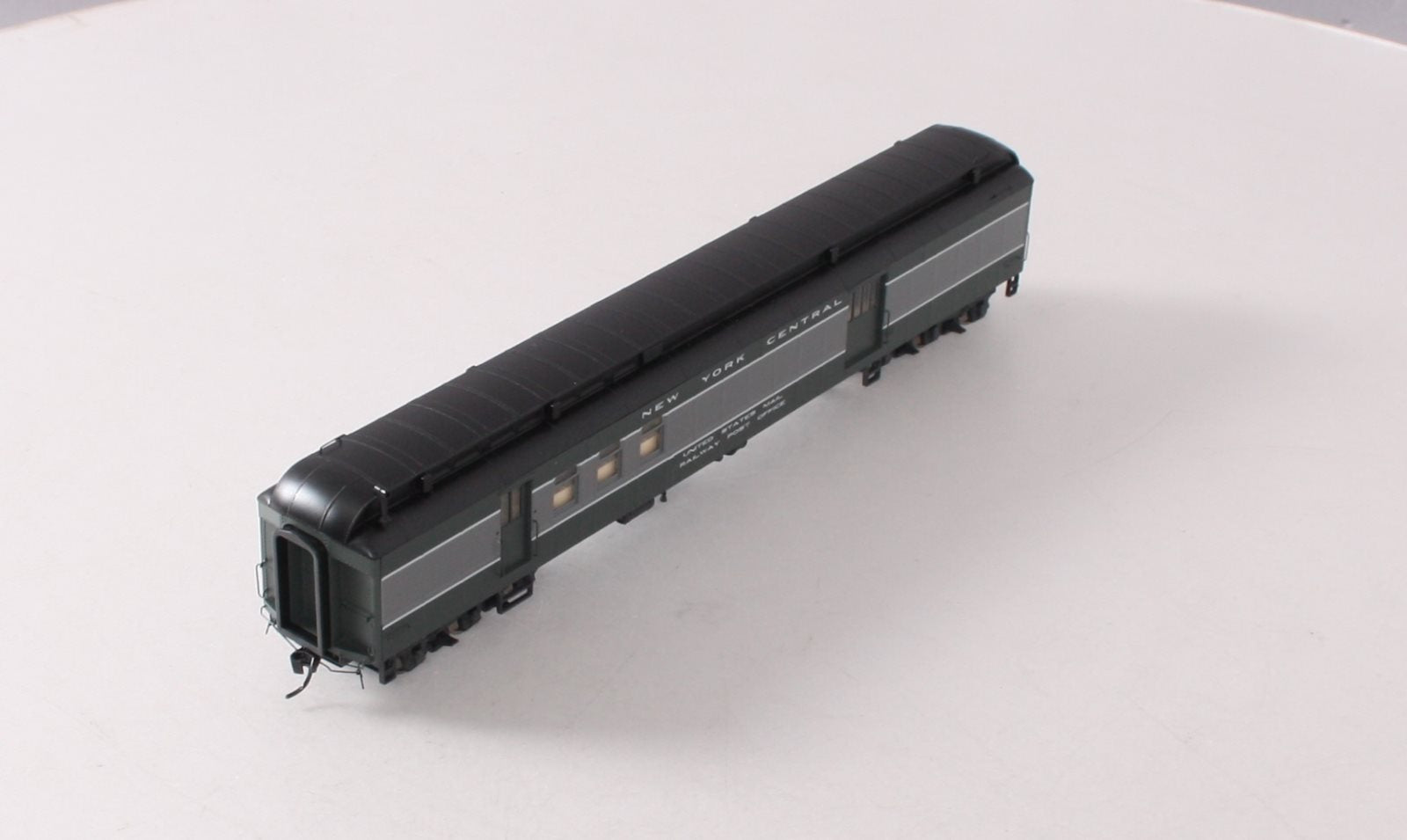Walthers 920-17406 HO NYC 70' Heavyweight Railway Post Office Baggage Car RTR