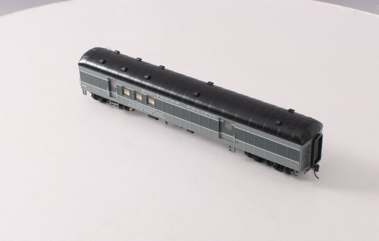 Walthers 920-17408 HO SP 70' Heavyweight Railway Post Office Baggage Car RTR