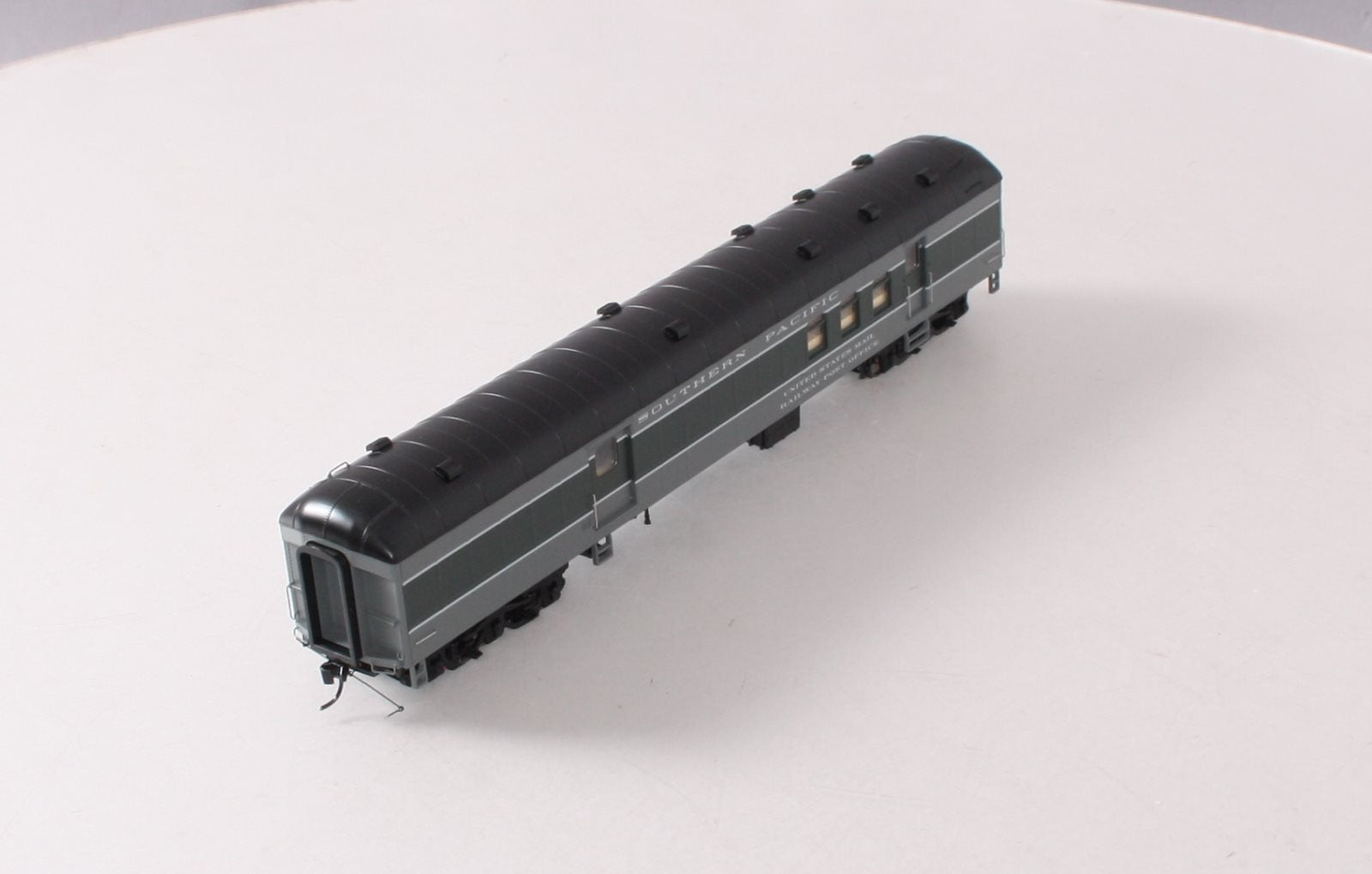 Walthers 920-17408 HO SP 70' Heavyweight Railway Post Office Baggage Car RTR