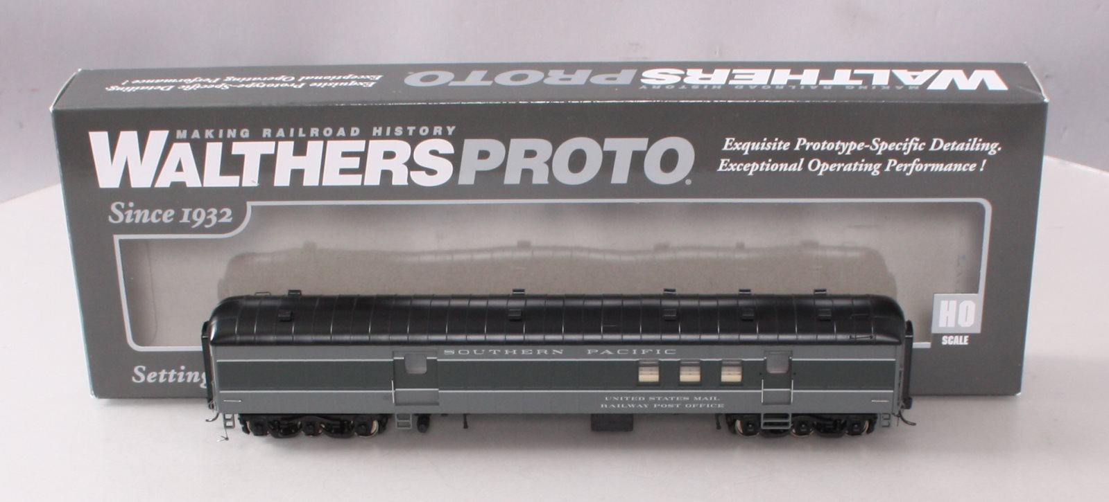 Walthers 920-17408 HO SP 70' Heavyweight Railway Post Office Baggage Car RTR