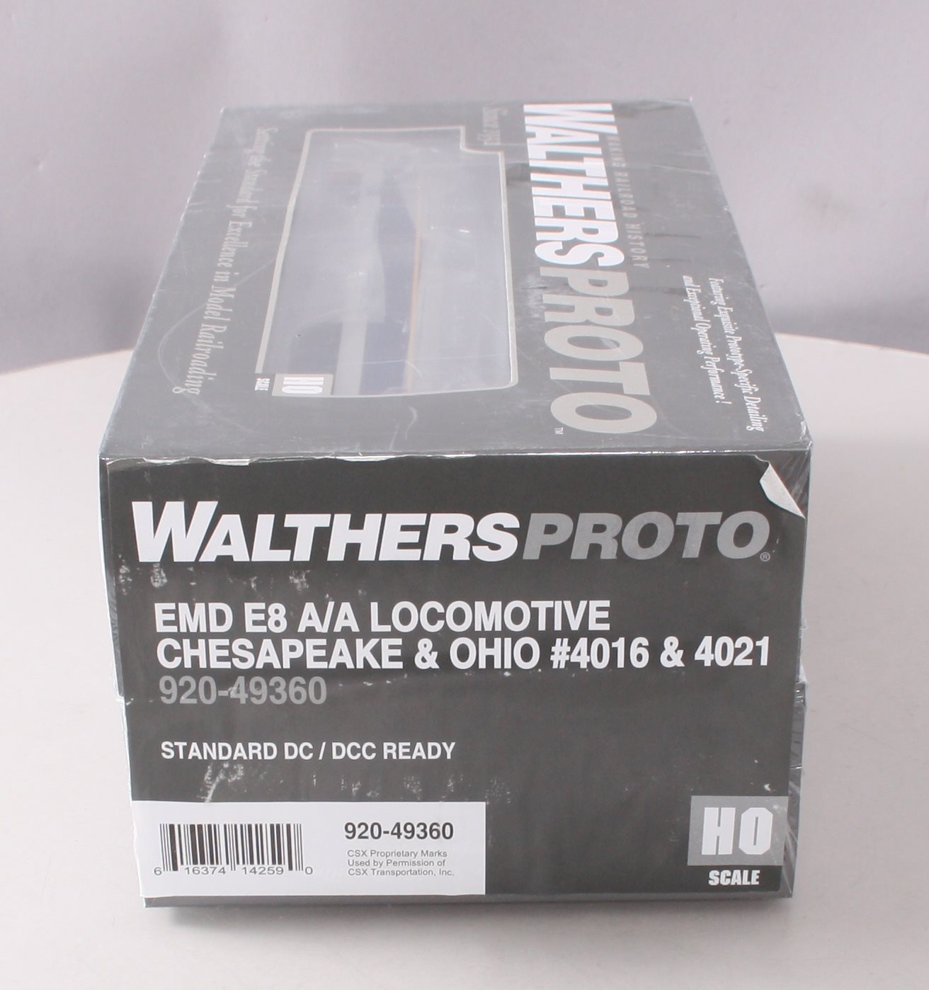 Walthers 920-49360 HO Chesapeake & Ohio EMD E8A-A Set Diesel Loco #4016, 4021