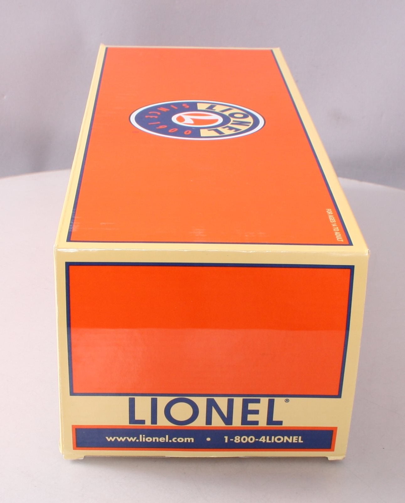 Lionel 6-38974 O Gauge Reading Non-Powered GP35 Diesel Locomotive #3633