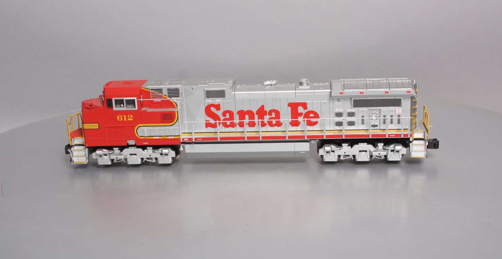 Lionel 6-39565 Santa Fe Legacy Dash 9-44CW Diesel Locomotive #612