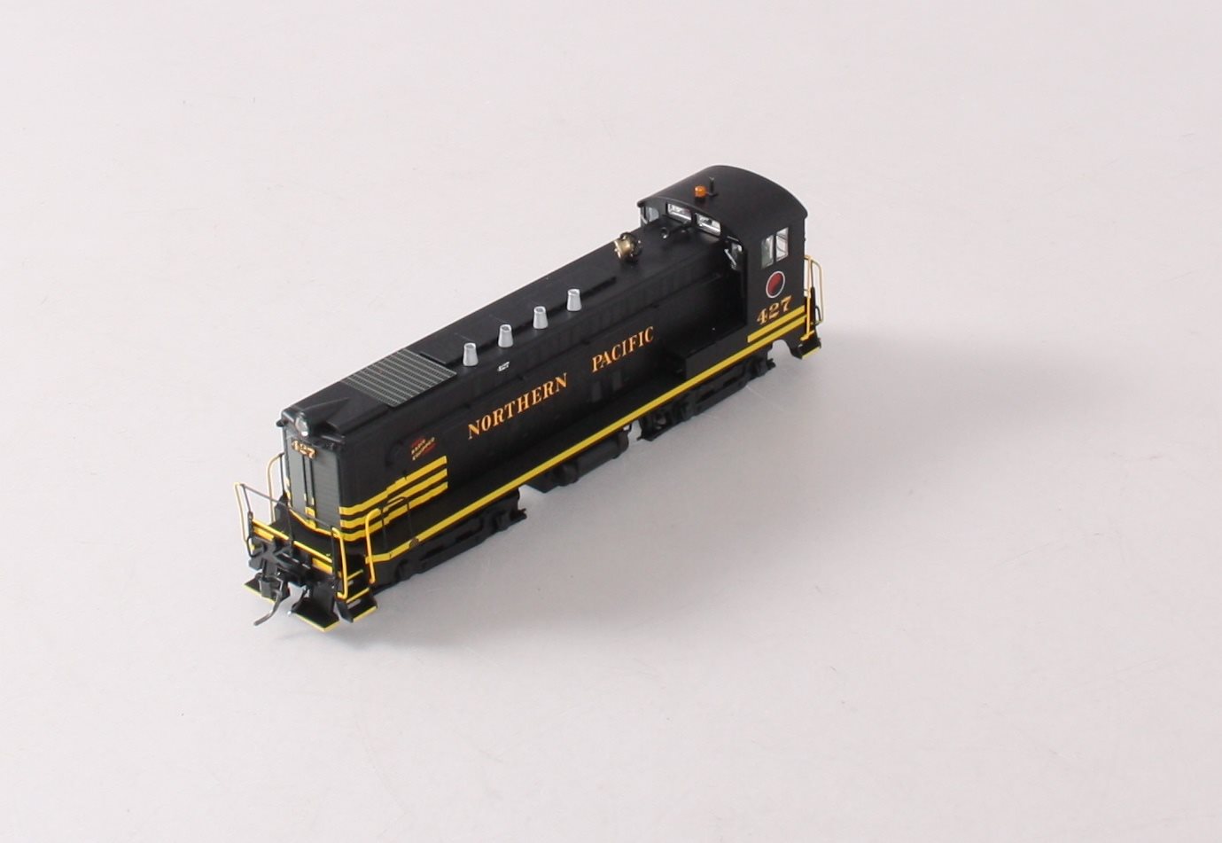 Bowser 24237 HO Northern Pacific Baldwin VO-1000 with LokSound & DCC #427