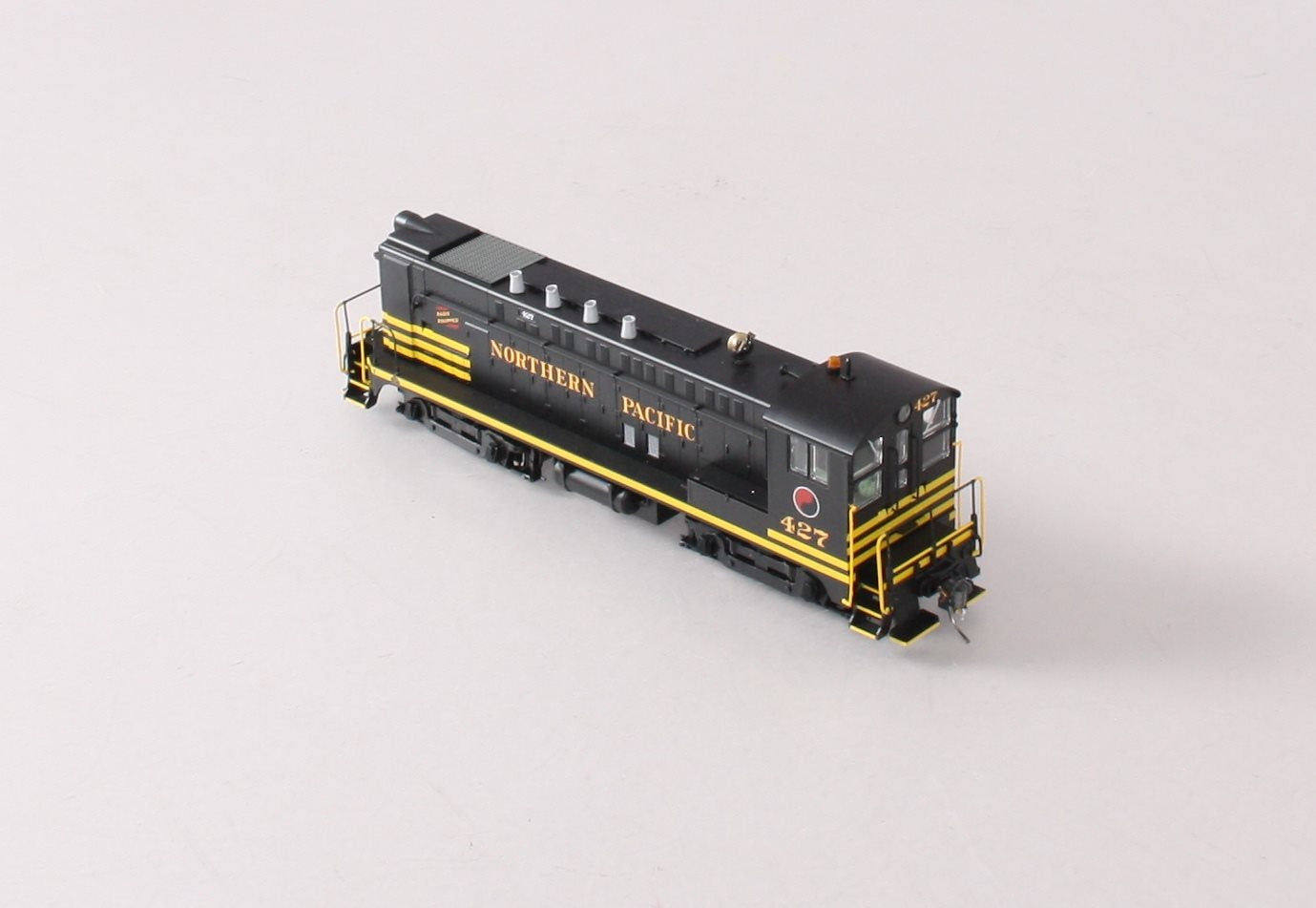 Bowser 24237 HO Northern Pacific Baldwin VO-1000 with LokSound & DCC #427
