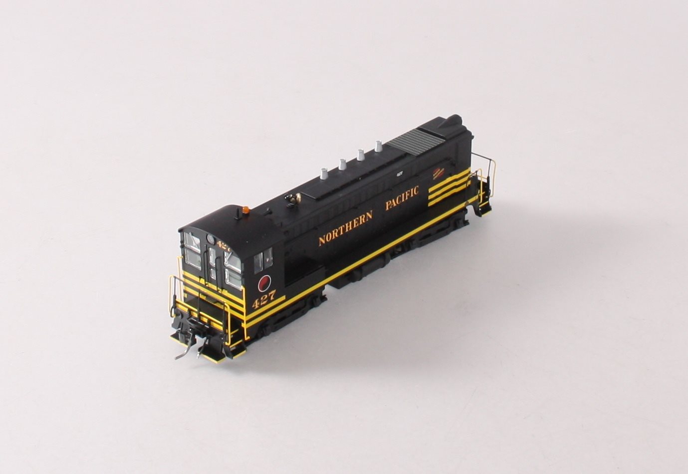 Bowser 24237 HO Northern Pacific Baldwin VO-1000 with LokSound & DCC #427