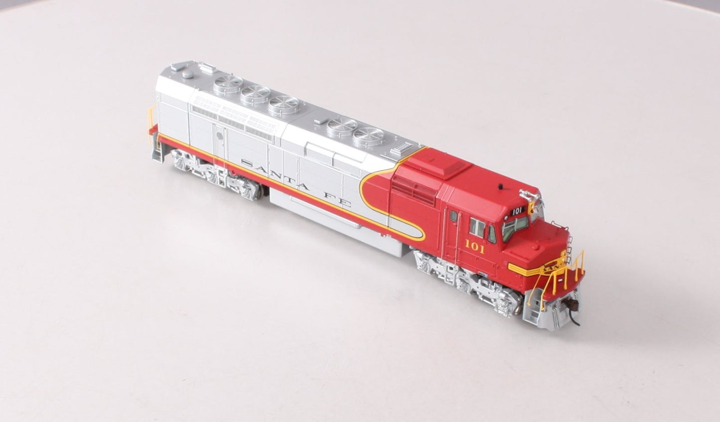 Athearn G67661 HO Santa Fe/Superchief FP45 Diesel Locomotive w/DCC & Sound #101