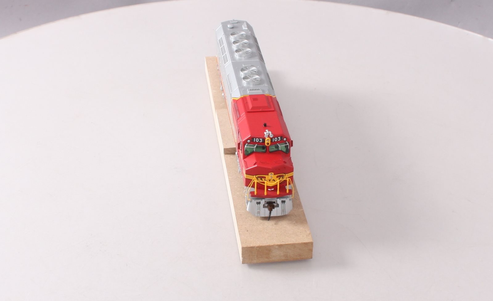 Athearn G67662 HO Santa Fe/Superchief FP45 Diesel Locomotive w/DCC & Sound #103