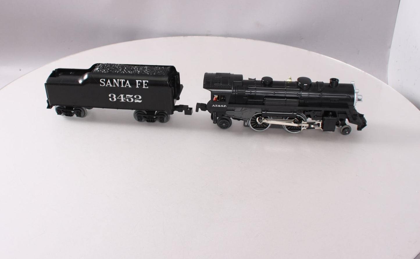 Lionel 1932140 O Santa Fe LionChief 2-4-2 Steam Locomotive #3452